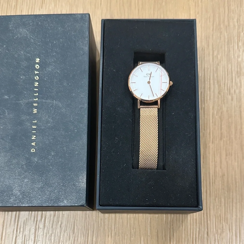 Daniel Wellington Rose Gold Mesh Watch - Picture 8 of 10